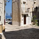 Bed & Breakfast Allo Zefiro 3*