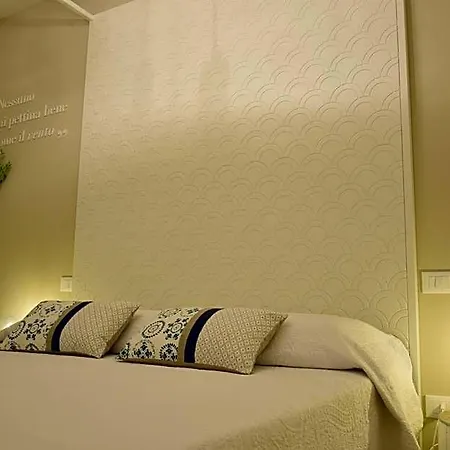 Bed & Breakfast Allo Zefiro 3*
